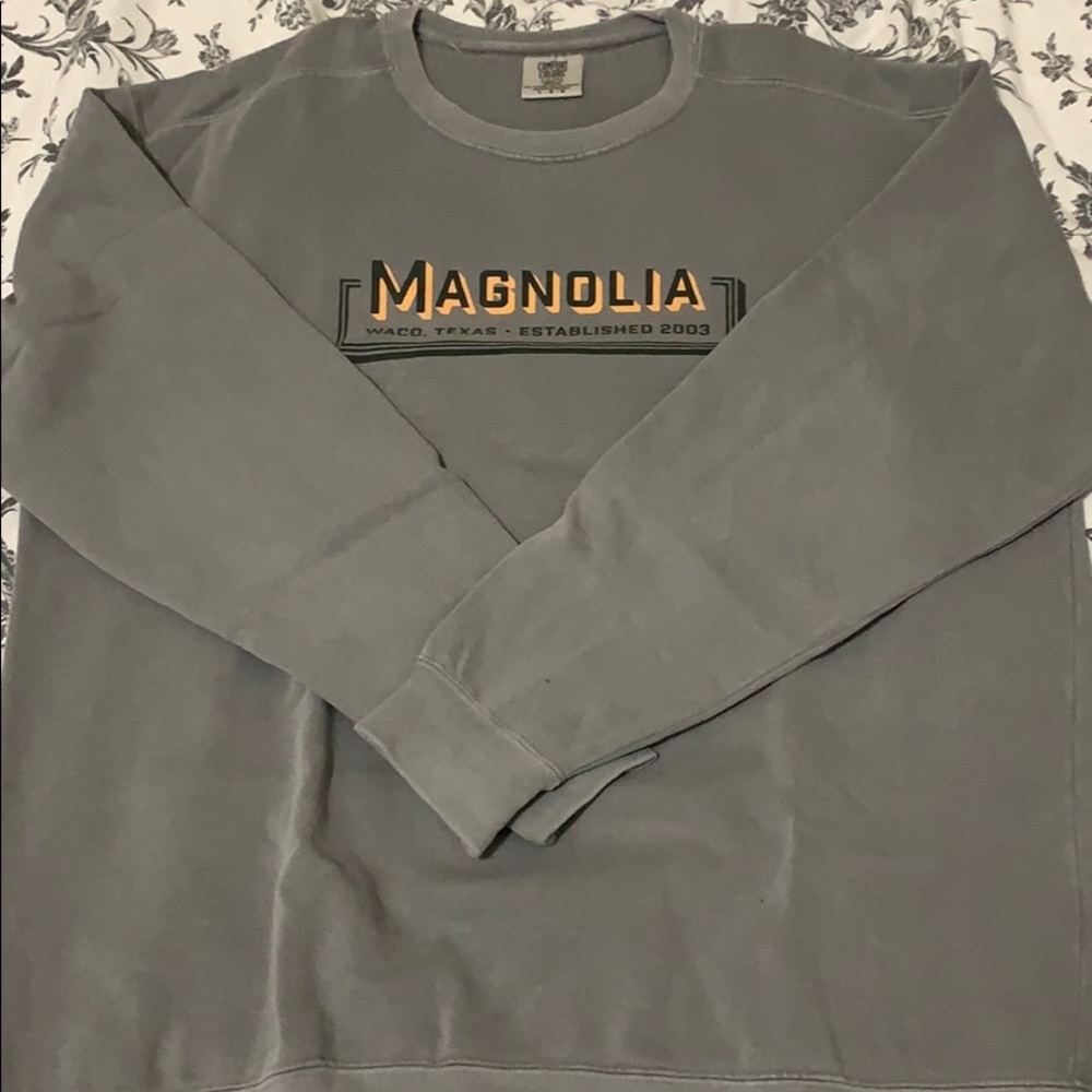 Magnolia sweatshirt